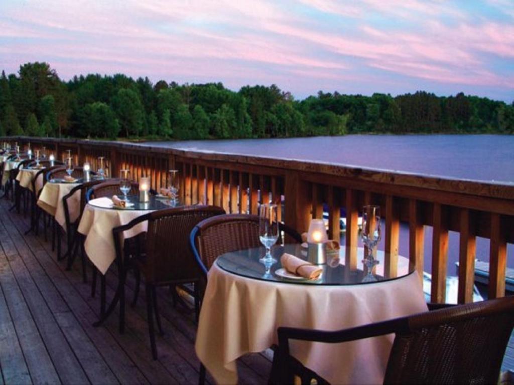 Taboo Muskoka Ξενοδοχείο Gravenhurst Εξωτερικό φωτογραφία